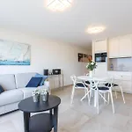 Lecomte - Beachfront Seaview 196 * Ostenda