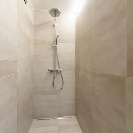 Lecomte - Beachfront Seaview 196 Daire