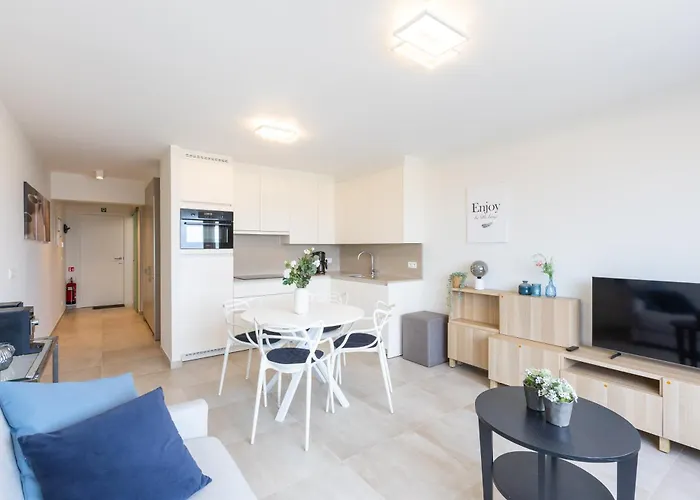 Apartment Lecomte - Beachfront Seaview 196 Ostend