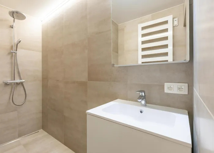 Lecomte - Beachfront Seaview 196 Apartment Ostend