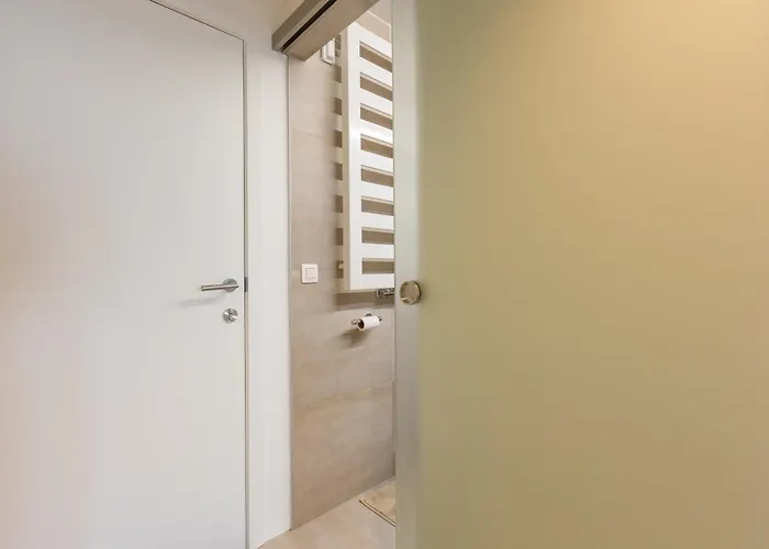 Lecomte - Beachfront Seaview 196 * Ostend