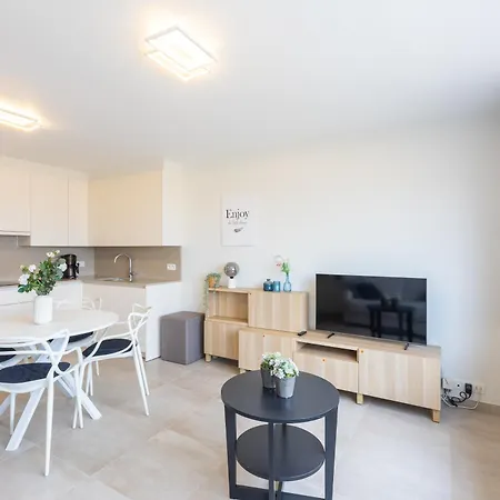 Lecomte - Beachfront Seaview 196 아파트